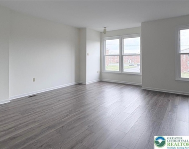 1217 Nelson Street - Photo Thumbnail 1