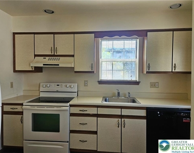 363 Minor Street - Photo Thumbnail 6