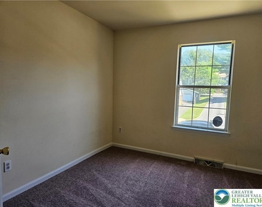 363 Minor Street - Photo Thumbnail 20