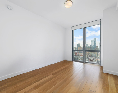 West 56th & 11th Ave - Photo Thumbnail 3