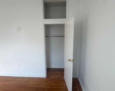 West 179th Street - Photo Thumbnail 4