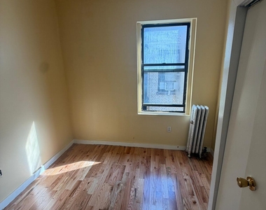 West 179th Street - Photo Thumbnail 7