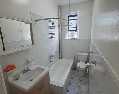 West 179th Street - Photo Thumbnail 1