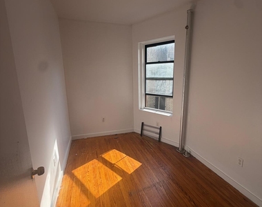 West 179th Street - Photo Thumbnail 5