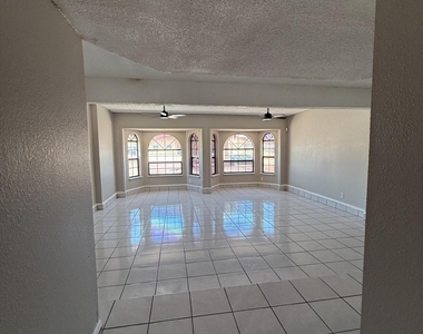 11708 Sierra Azul Drive - Photo Thumbnail 17