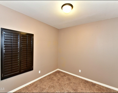 3741 Loma Adriana - Photo Thumbnail 24