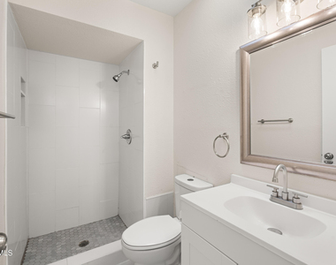 936 Oneida Drive - Photo Thumbnail 18