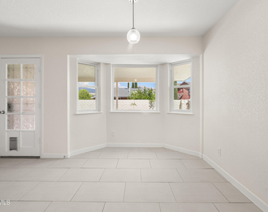936 Oneida Drive - Photo Thumbnail 6