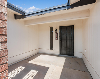 936 Oneida Drive - Photo Thumbnail 1