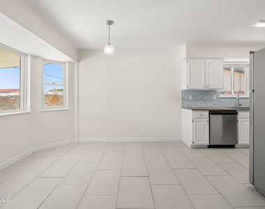 936 Oneida Drive - Photo Thumbnail 5