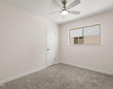 936 Oneida Drive - Photo Thumbnail 13