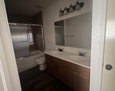 12720 Lorenzo Frias Court - Photo Thumbnail 14