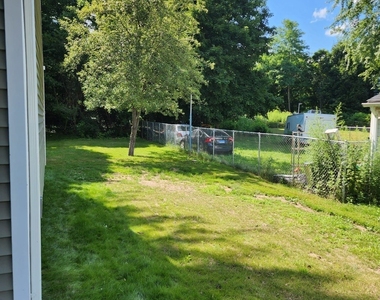 44 Rosewood Avenue - Photo Thumbnail 4