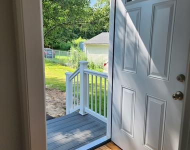 44 Rosewood Avenue - Photo Thumbnail 6