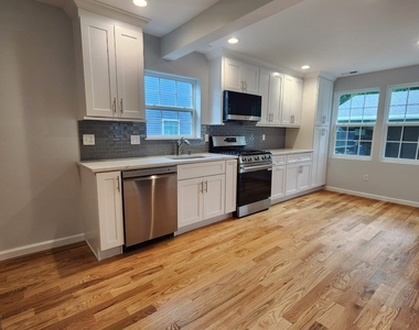 44 Rosewood Avenue - Photo Thumbnail 19