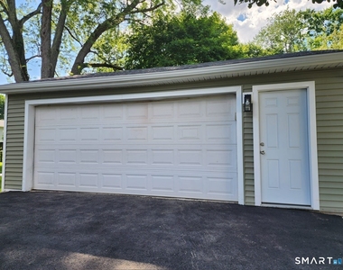 44 Rosewood Avenue - Photo Thumbnail 3