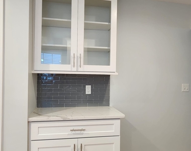 44 Rosewood Avenue - Photo Thumbnail 16