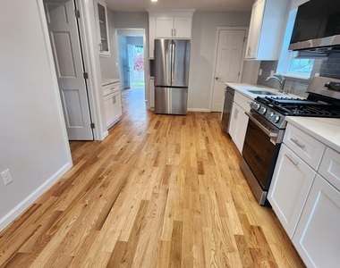 44 Rosewood Avenue - Photo Thumbnail 17