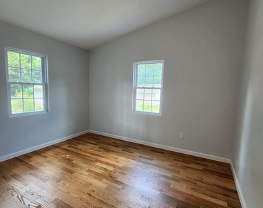 44 Rosewood Avenue - Photo Thumbnail 13