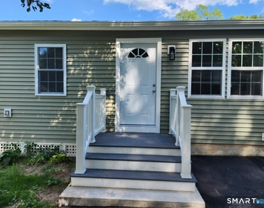 44 Rosewood Avenue - Photo Thumbnail 2