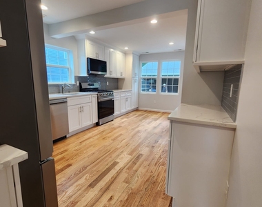 44 Rosewood Avenue - Photo Thumbnail 20