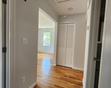44 Rosewood Avenue - Photo Thumbnail 11