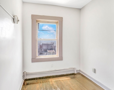 108 Ives Street - Photo Thumbnail 4