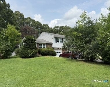 302 Berlin Street - Photo Thumbnail 1