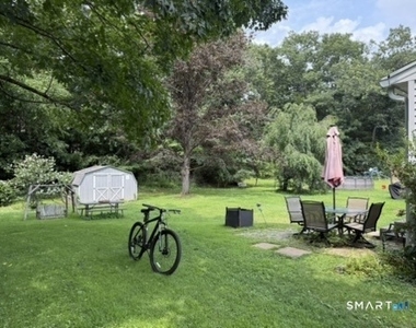 302 Berlin Street - Photo Thumbnail 3