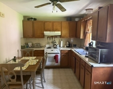 302 Berlin Street - Photo Thumbnail 12
