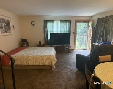 302 Berlin Street - Photo Thumbnail 10