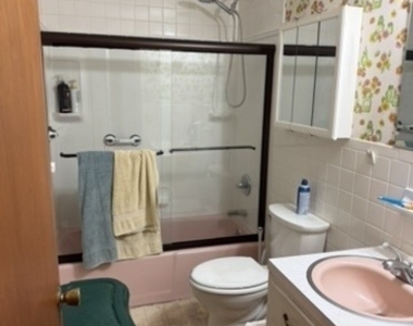 302 Berlin Street - Photo Thumbnail 18