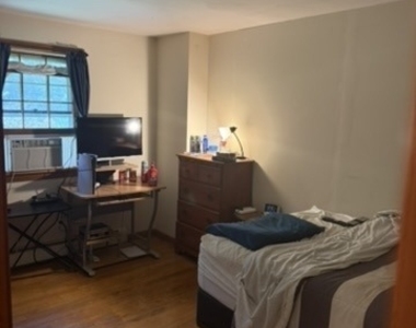 302 Berlin Street - Photo Thumbnail 15