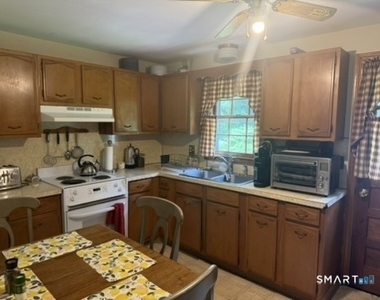 302 Berlin Street - Photo Thumbnail 11