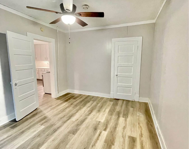 449 Wilson Street - Photo Thumbnail 4