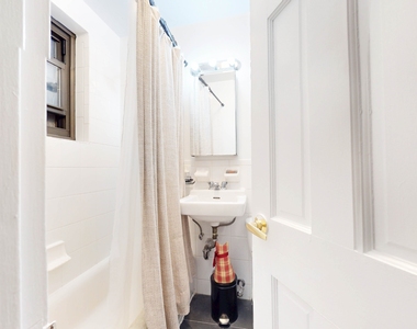 330 East 93rd Street - Photo Thumbnail 7