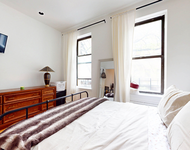 330 East 93rd Street - Photo Thumbnail 5
