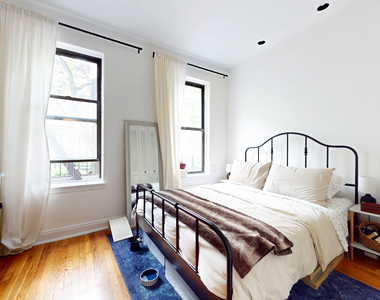 330 East 93rd Street - Photo Thumbnail 4