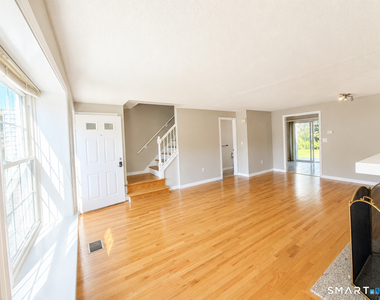 8 Barrington Drive - Photo Thumbnail 11
