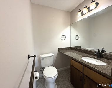 8 Barrington Drive - Photo Thumbnail 13