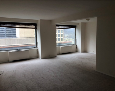 320 Fort Duquesne Blvd - Photo Thumbnail 9