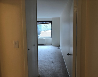 320 Fort Duquesne Blvd - Photo Thumbnail 15