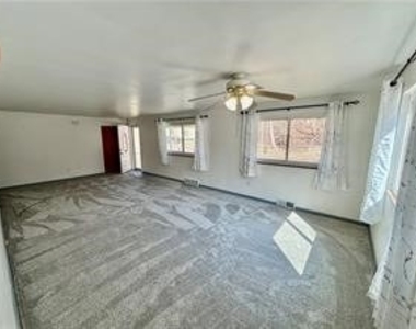 945 Stanton Ave - Photo Thumbnail 3