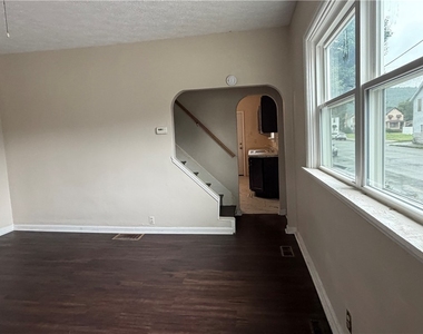 1700 5th Ave - Photo Thumbnail 2