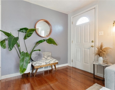 494 Serpentine Drive - Photo Thumbnail 5