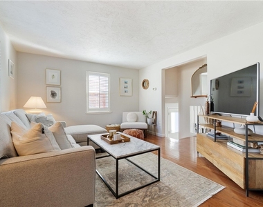 494 Serpentine Drive - Photo Thumbnail 6