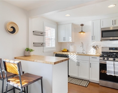 494 Serpentine Drive - Photo Thumbnail 13