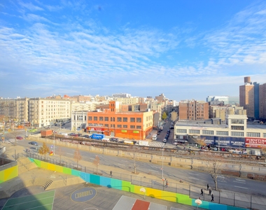3333 Broadway - Photo Thumbnail 10