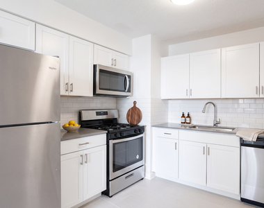 3333 Broadway - Photo Thumbnail 6