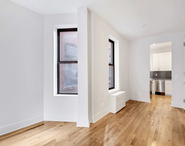  West 45th Street - Photo Thumbnail 2